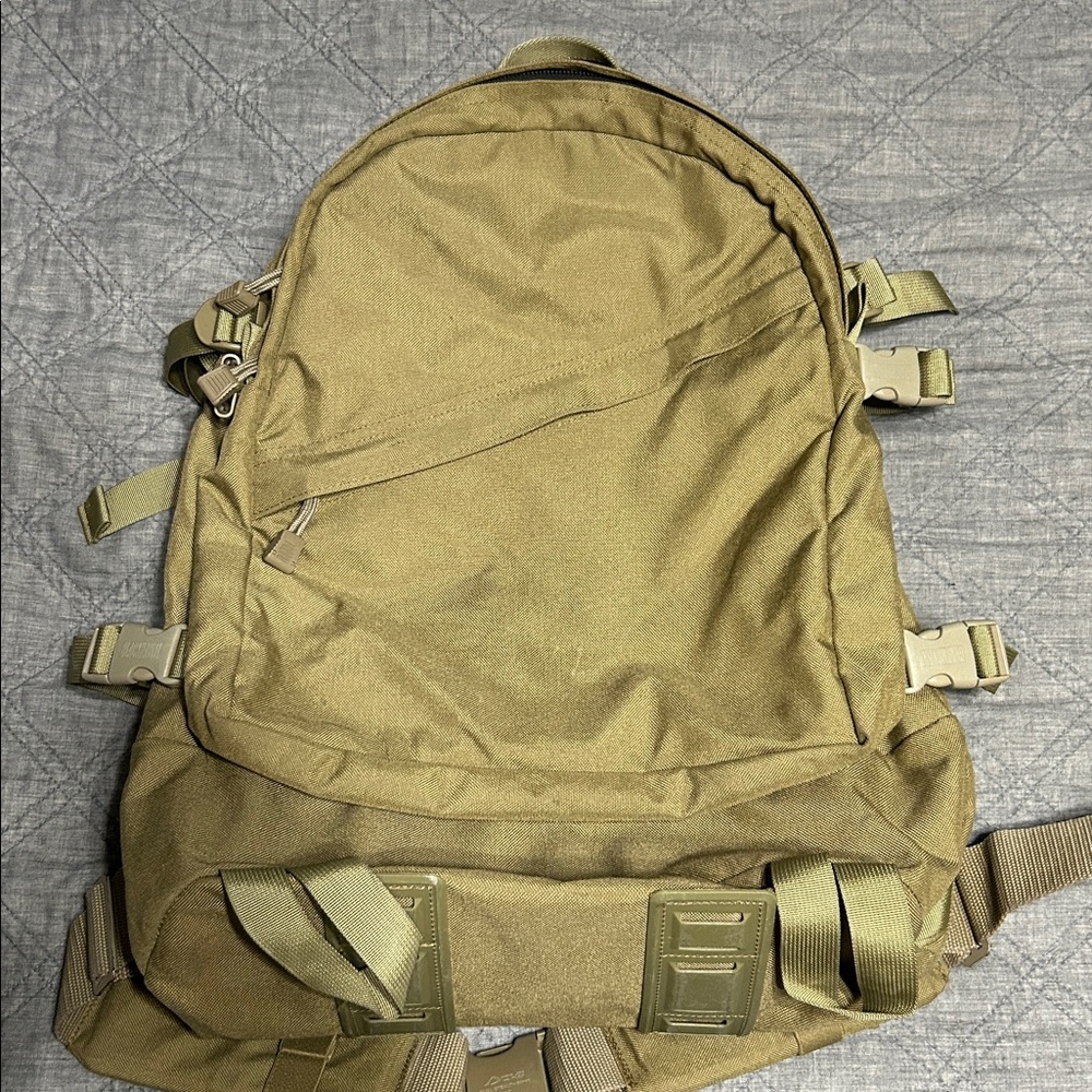 Blackhawk tactical three day assault pack, coyote with expansion pouch - Picture 2 of 5